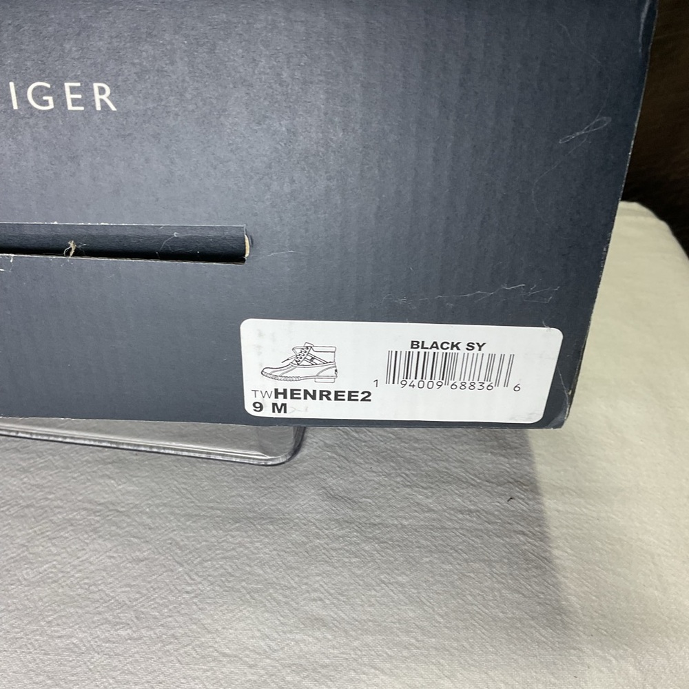 Tommy Hilfiger Womens Henree 2 Duck Boots Stylish & Comfy Size 9 Black/Gray - Picture 8 of 10